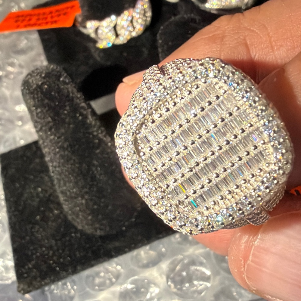MOISSANITI
925 SILVER
4.00CTW size 13